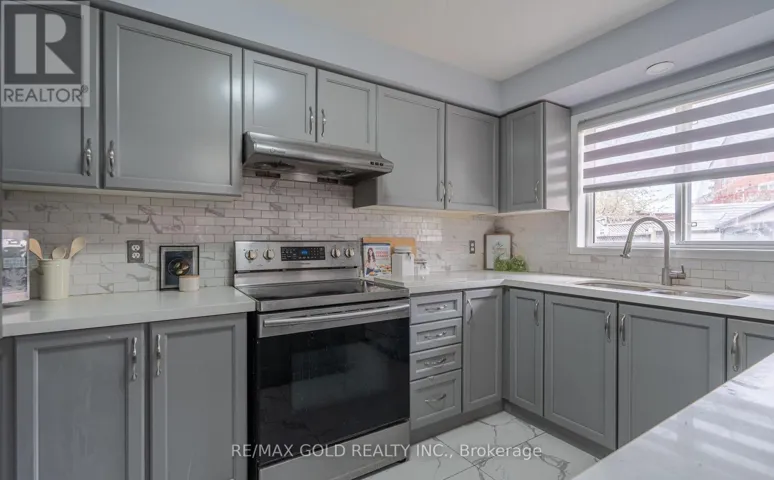 104 SUNNY MEADOW BOULEVARD, Brampton (Sandringham-Wellington), Ontario L6R2C5