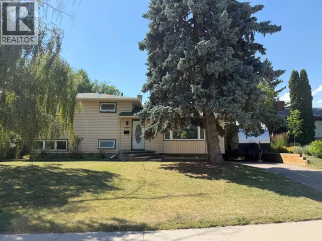 6407 Lombardy Crescent SW, Calgary, Alberta T3E5R3