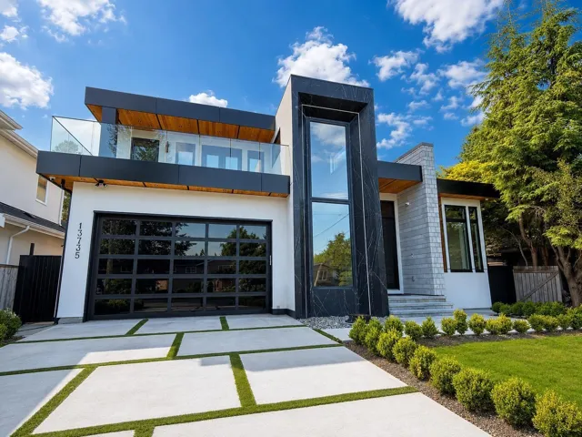 13735 BLACKBURN AVENUE, White Rock, British Columbia V4B2Z1