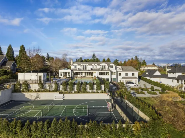 18238 20 AVENUE, Surrey, British Columbia V3Z9W1