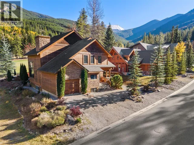1802 GREYWOLF Drive, Panorama, British Columbia V0A1T0