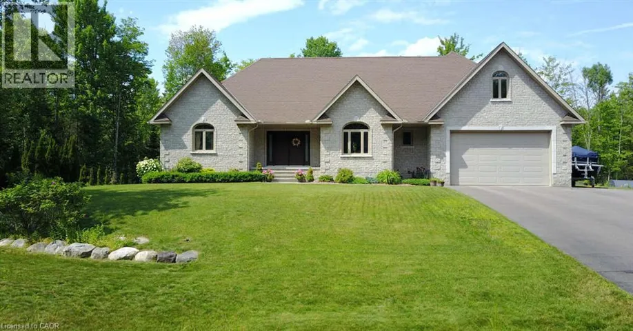 110 MONCK Square, Deep River, Ontario K0J1P0