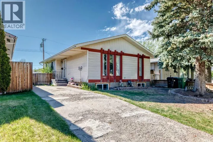 7807 20A Street SE, Calgary, Alberta T2C1M7