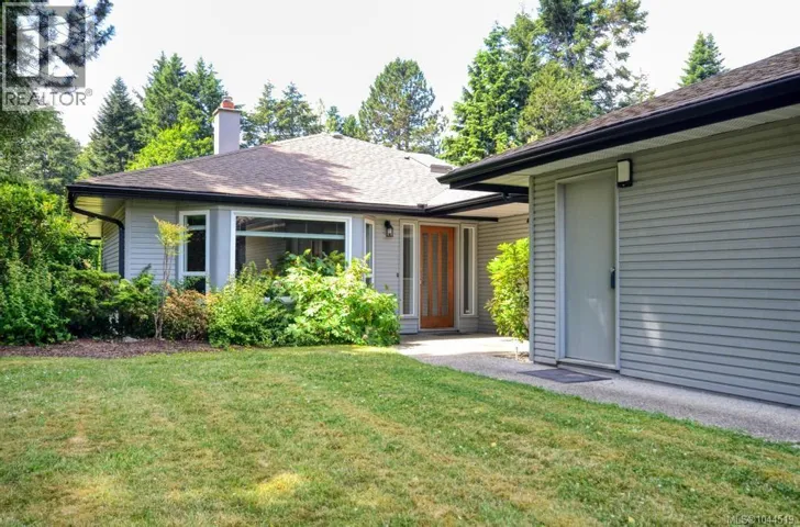 6 4630 Lochside Dr, Saanich, British Columbia V8Y2T1
