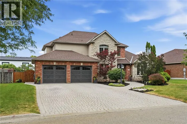 5 MANOR Crescent, Grimsby, Ontario L3M5J9