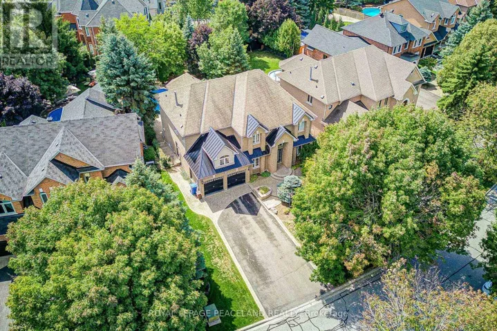 709 HIGHLAND BLADE ROAD, Newmarket (Stonehaven-Wyndham), Ontario L3X1P3
