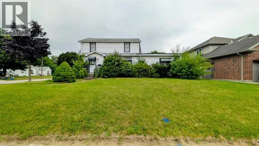 17 ALBERT STREET, Point Edward, Ontario N7V1P8