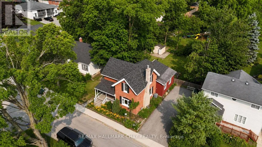 34 NORTH STREET N, Barrie (Wellington), Ontario L4M2R9