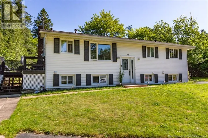 35 Parkdale Avenue, Rothesay, New Brunswick E2E3P1