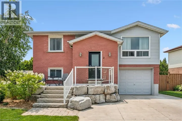 2 NEWBURY Drive, Kitchener, Ontario N2N2W7