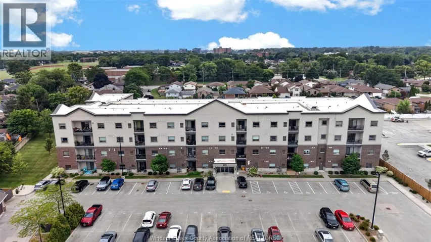 8475 WYANDOTTE ST E Unit# 311, Windsor, Ontario N8S0A4