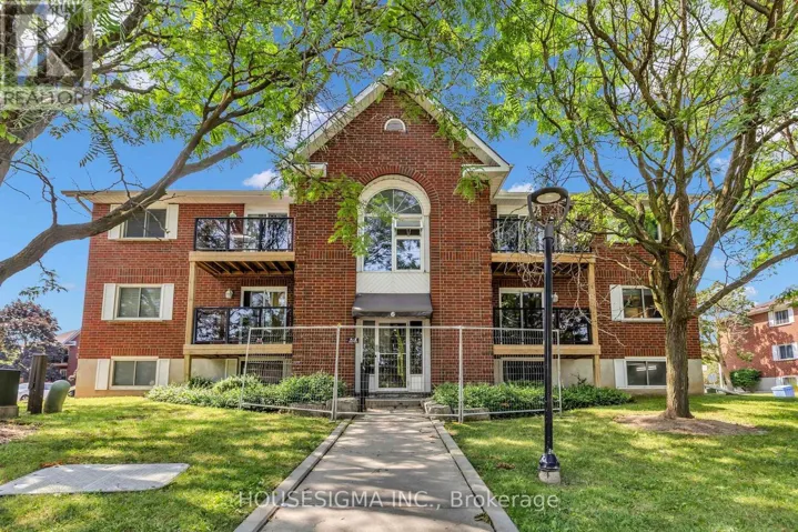 606 - 565 GREENFIELD AVENUE, Kitchener, Ontario N2C2P4