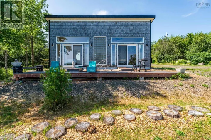 27 Thomas Road, Digby, Nova Scotia B0V1A0