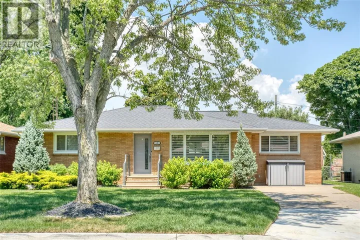 11 MARGARET, Leamington, Ontario N8H2J9