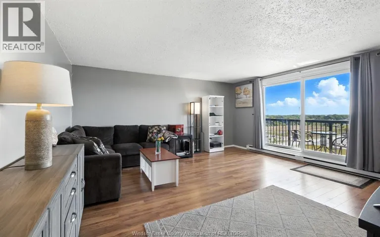 3936 WYANDOTTE STREET East Unit# 909, Windsor, Ontario N8Y4V1