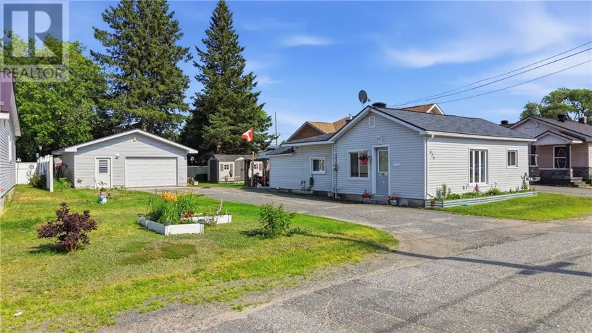 526 WOOD Street, Espanola, Ontario P5E1M4