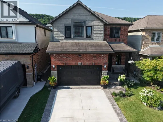 102 WILLOW Lane, Grimsby, Ontario L3M5P7