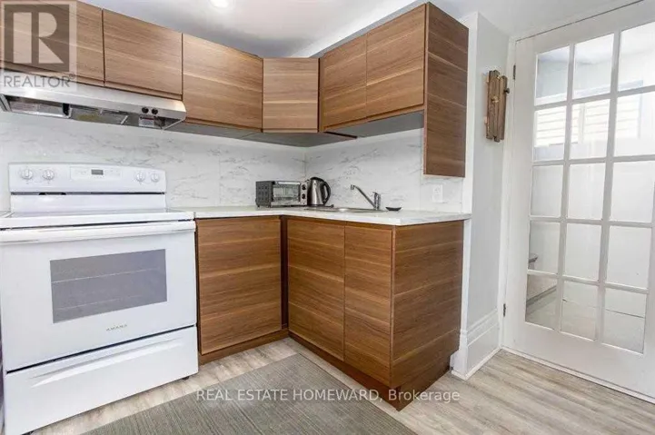 LOWER - 81 SWEETLAND AVENUE, Ottawa, Ontario K1N7T9