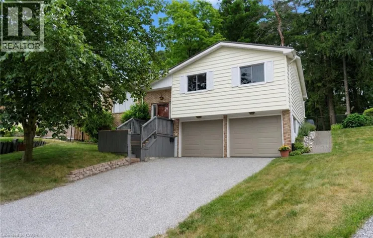 11 GLENDA Street, Simcoe, Ontario N3Y4T3