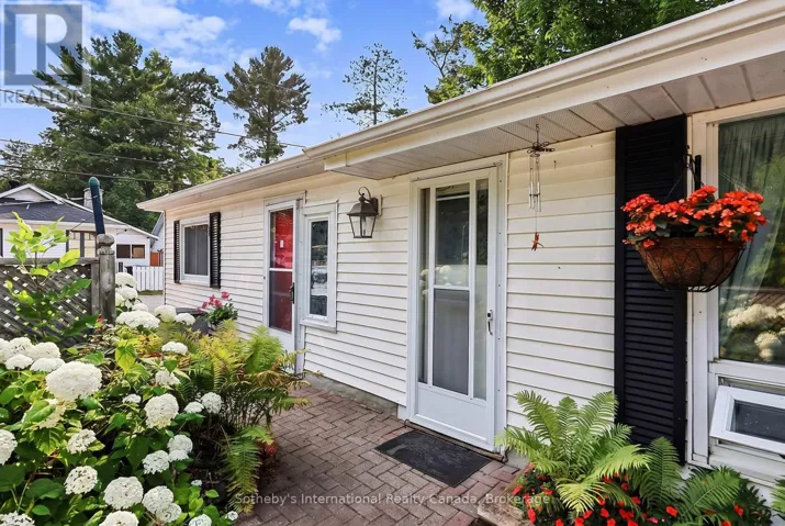 32 TINY BEACHES ROAD N, Tiny, Ontario L0L2J0