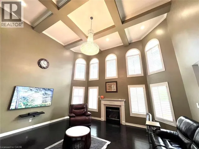 7 TANDEM Court, Ancaster, Ontario L9K1M1