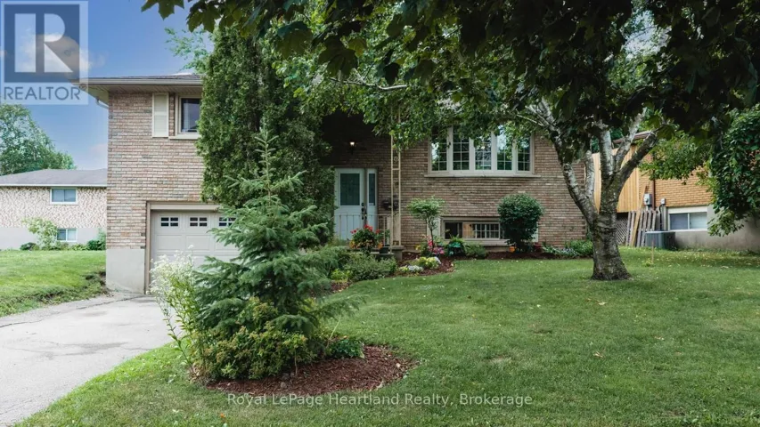 223 KEMP CRESCENT, Stratford, Ontario N5A6Z5