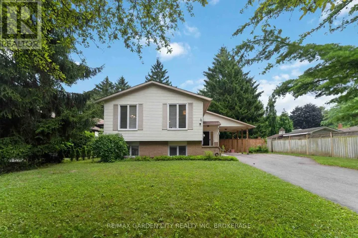 3 FALLINGBROOK DRIVE, Pelham (Fonthill), Ontario L0S1E0
