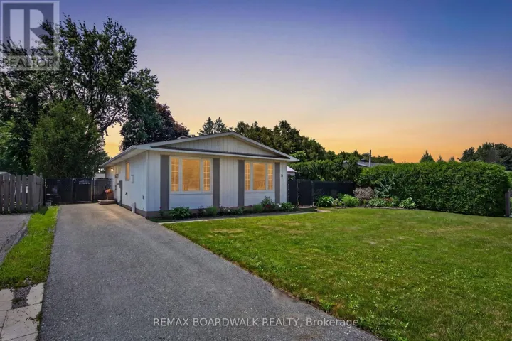 34 BINSCARTH CRESCENT, Ottawa, Ontario K2L1S1