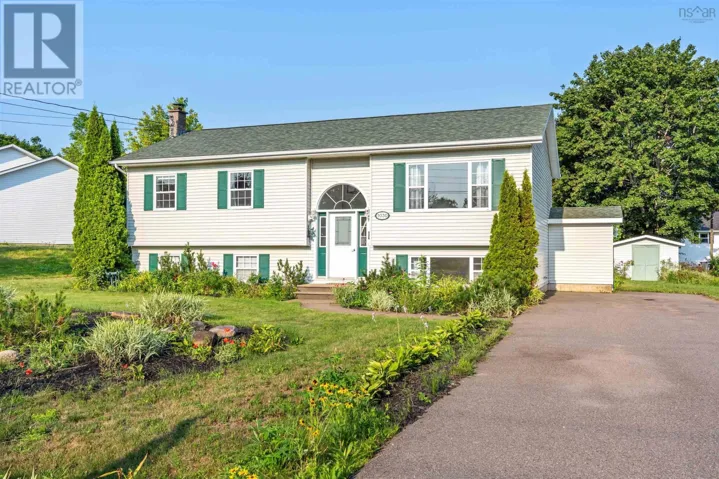 1030 Club Crescent, New Minas, Nova Scotia B4N4Z5