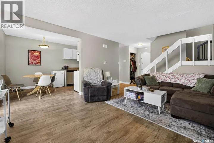 J 4216 Castle ROAD, Regina, Saskatchewan S4S4W1