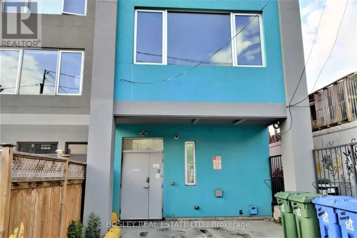 2ND FLR - 1052 QUEEN STREET W, Toronto (Trinity-Bellwoods), Ontario M6J1H7