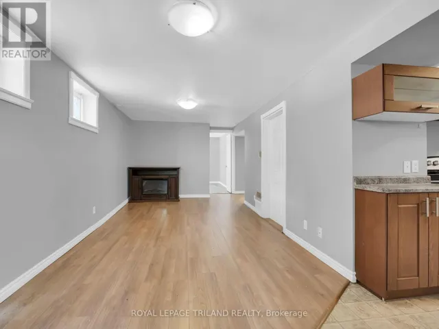 2 - 35 MILES STREET, London East (East F), Ontario N5Y2T7