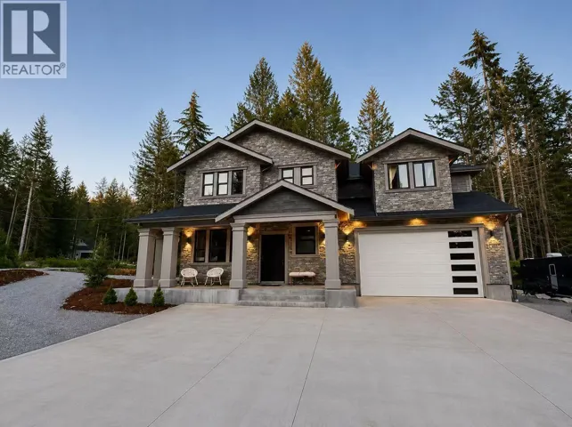 1 1102 LARGO ROAD, Roberts Creek, British Columbia V0N2W2