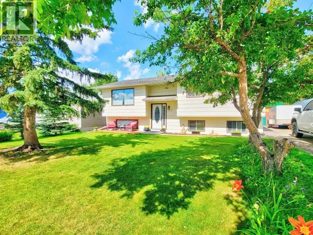 727 Oak Drive, Beaverlodge, Alberta T0H0C0