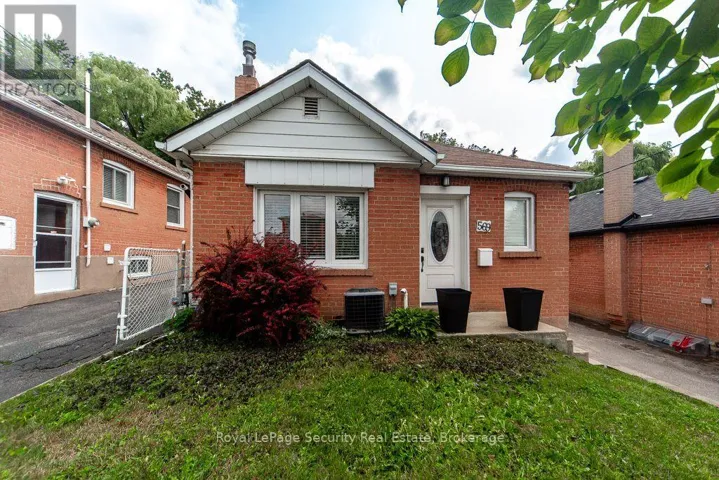 569 MCROBERTS AVENUE, Toronto (Caledonia-Fairbank), Ontario M6E4R5