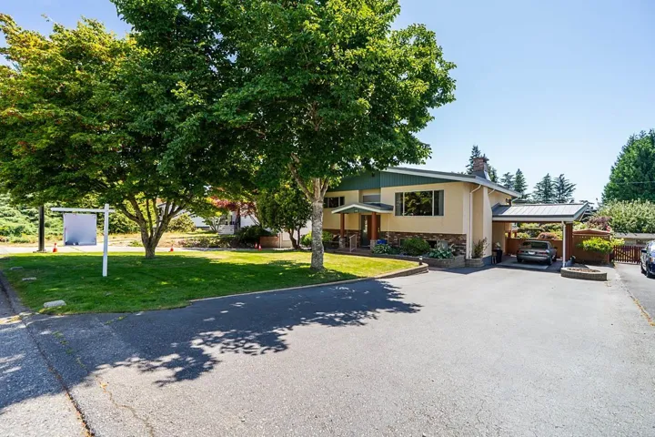 13852 MALABAR AVENUE, White Rock, British Columbia V4B2X9