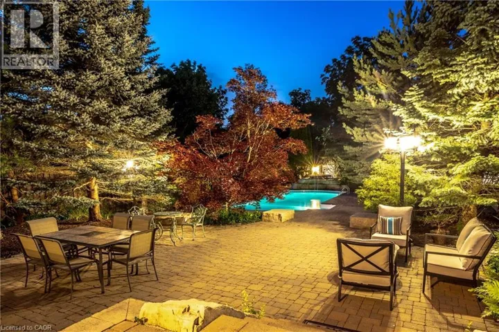215 BURLOAK Drive, Oakville, Ontario L6L6T6