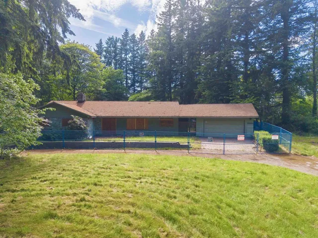 2451 141 STREET, Surrey, British Columbia V4P2E5