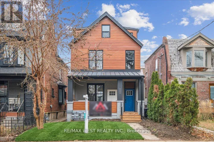 LOWER - 202 PERTH AVENUE, Toronto (Dovercourt-Wallace Emerson-Junction), Ontario M6P3K8