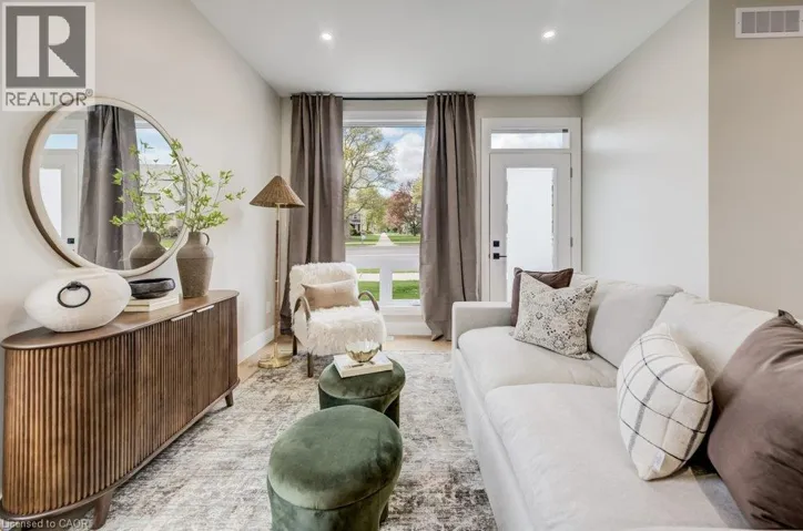 210 HERITAGE Drive Unit# Main, Kitchener, Ontario N2B3J6