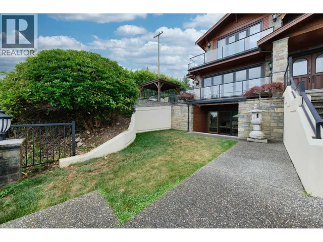 BASEMENT 2195 PALMERSTON AVENUE, West Vancouver, British Columbia V7V2V7