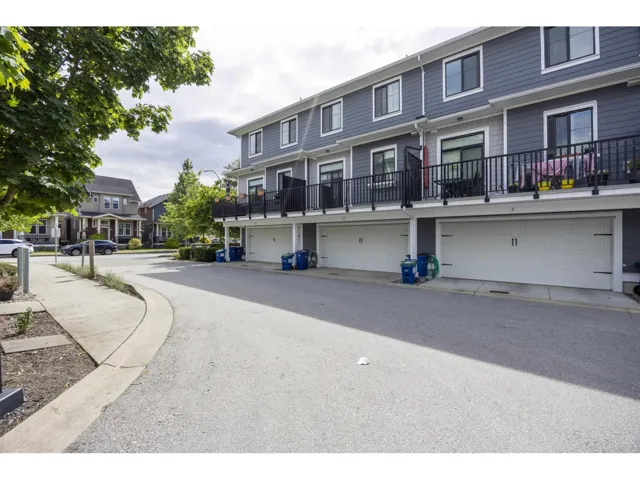 2 19133 73 AVENUE, Surrey, British Columbia V4N6S9