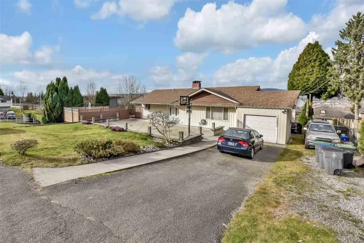 12031 101 AVENUE, Surrey, British Columbia V3V2Z2