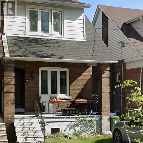 32 GLEBEHOLME BOULEVARD, Toronto (East York), Ontario M4J1S4