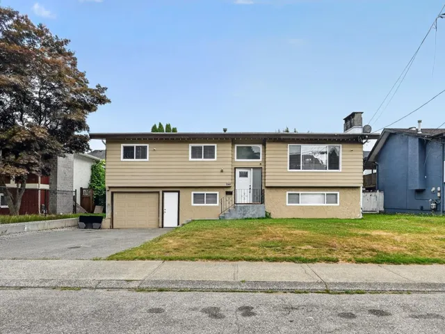 2068 RIDGEWAY STREET, Abbotsford, British Columbia V2T3X7