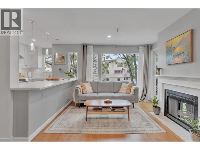 315 2020 W 8TH AVENUE, Vancouver, British Columbia V6J1W5