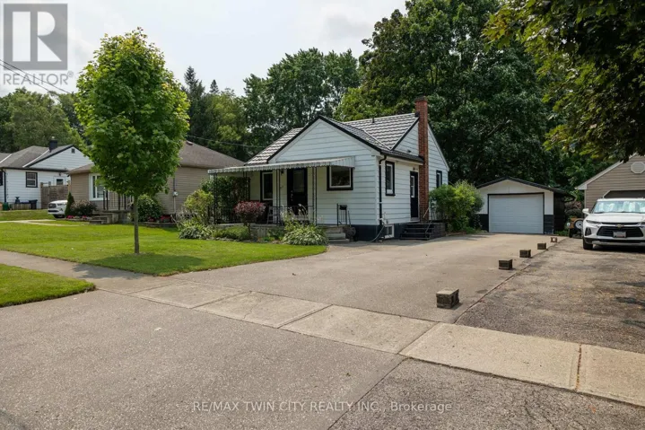 260 ROBINSON STREET, Woodstock (Woodstock - South), Ontario N4S3B9