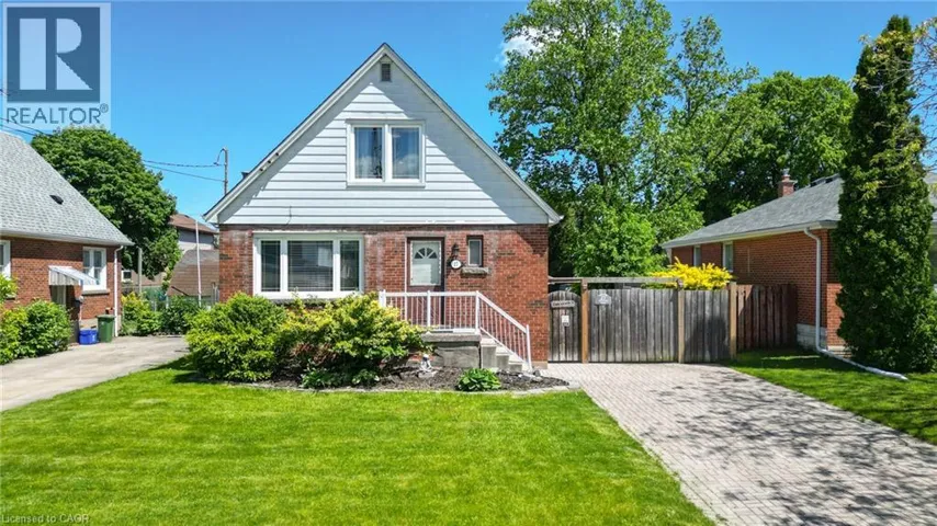 27 DELEVAN Crescent, Hamilton, Ontario L9A4A8