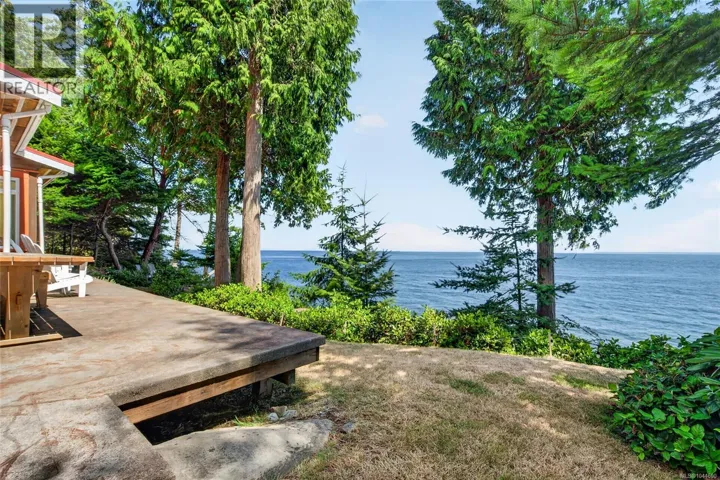 105 Island Park Dr, Galiano Island, British Columbia V0N1P0