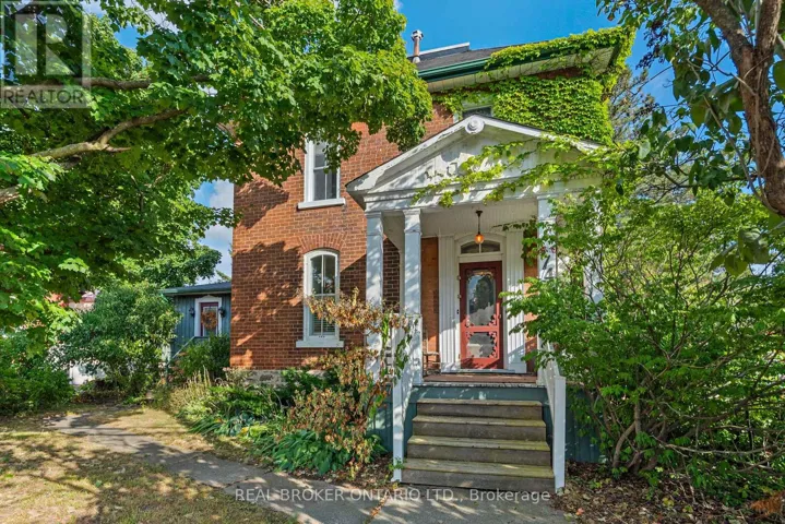 74 LAKE AVENUE W, Carleton Place, Ontario K7C1L6